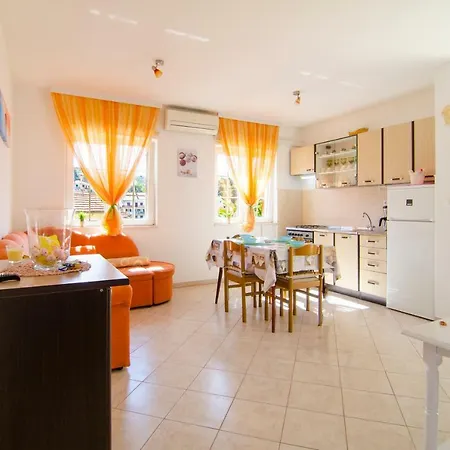 Apartman Perla *