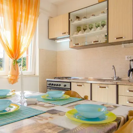 Apartman Perla *