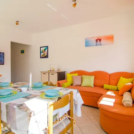 Apartment Apartman Perla Splitska