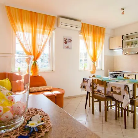 Apartman Perla Apartment Splitska