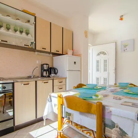 Apartman Perla *