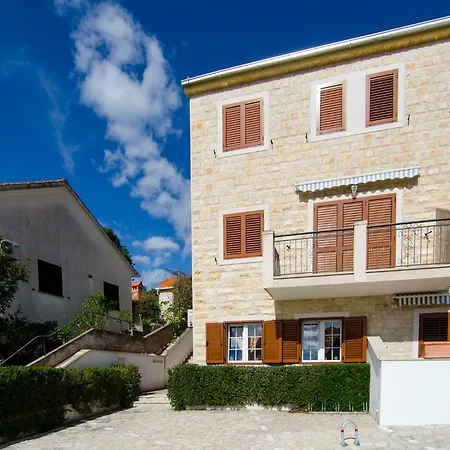 Apartman Perla Apartment Splitska